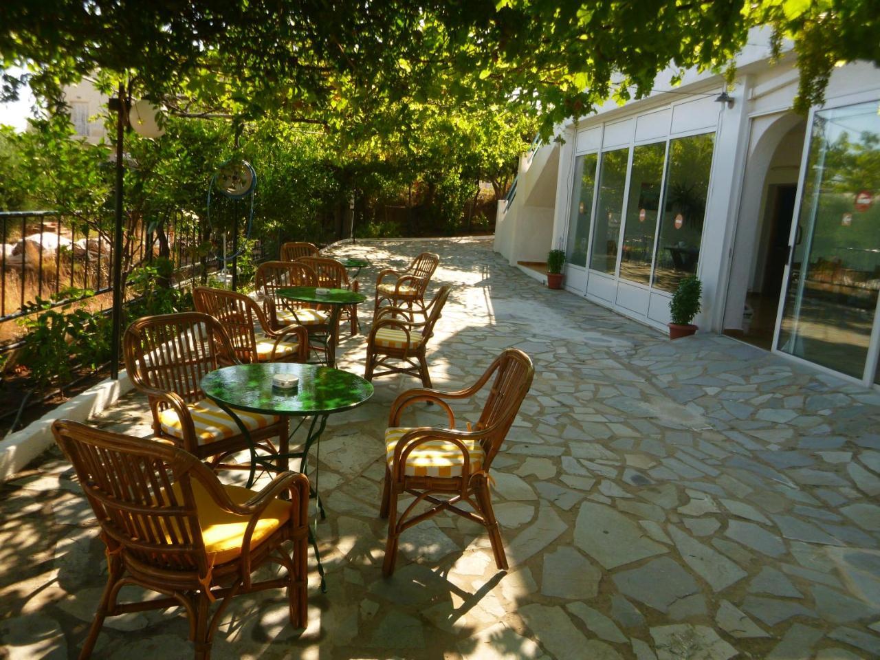 Stavros Apartments Истро Экстерьер фото
